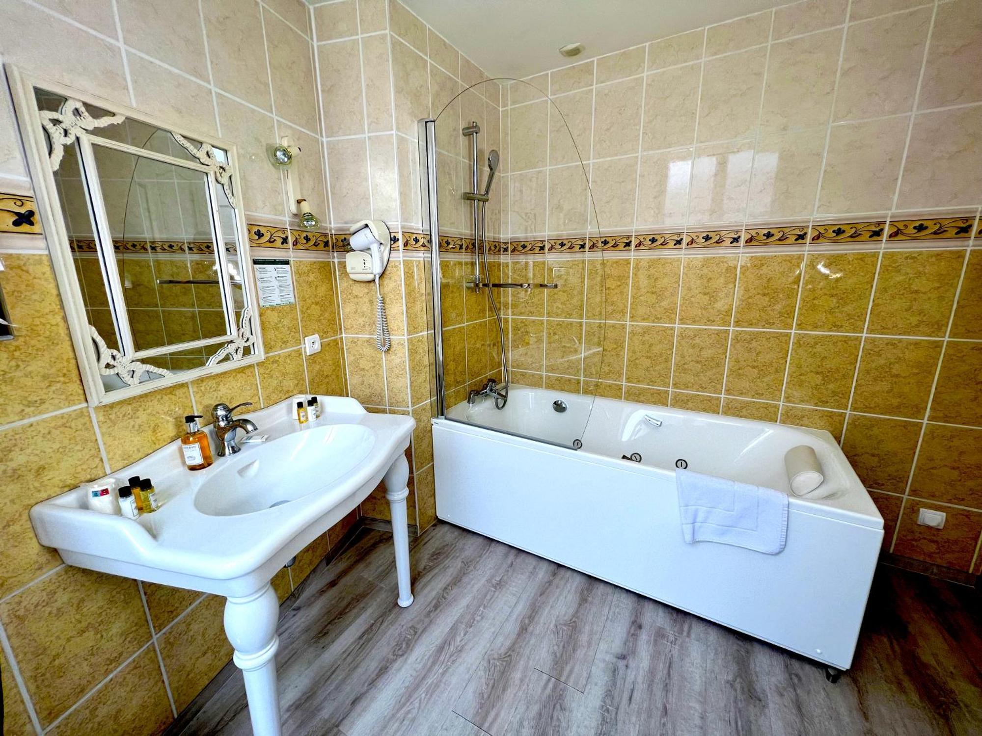 Hotel De La Poste 3*